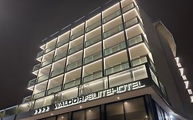 Waldorf Suite Hotel