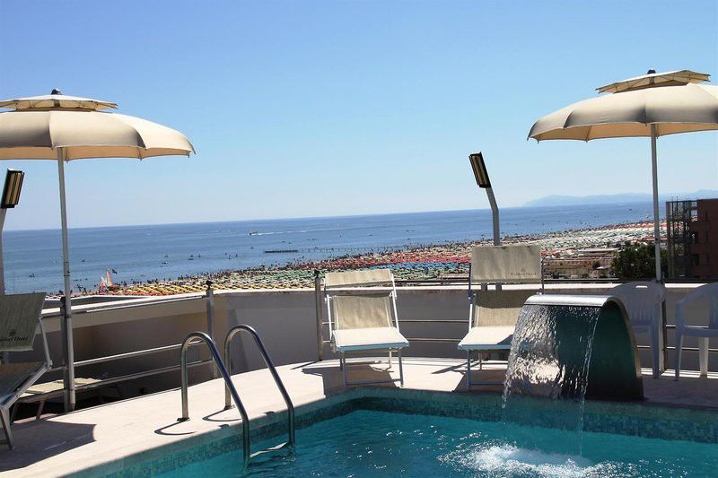 Waldorf Suite Hotel Rimini Esterno foto
