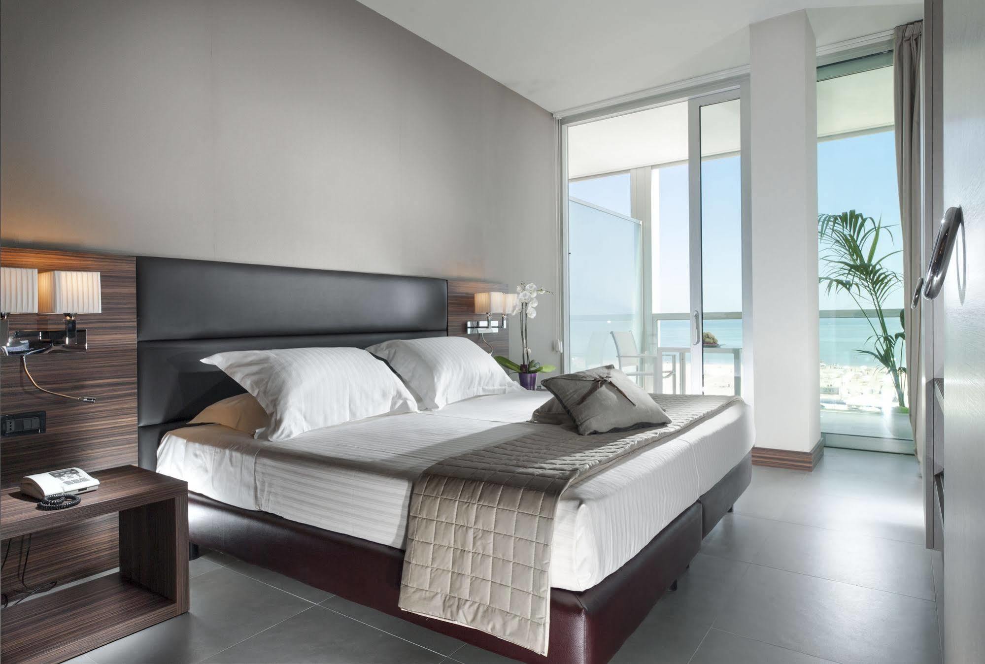 Waldorf Suite Hotel Rimini Esterno foto