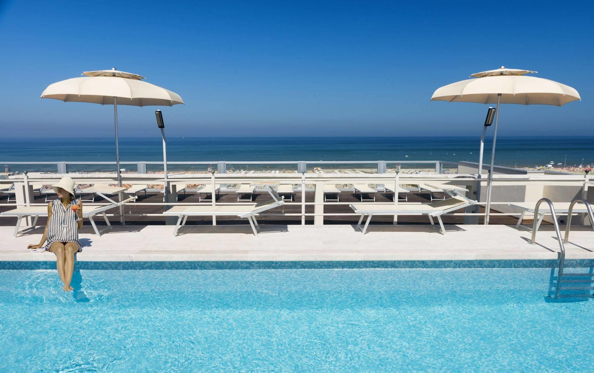 Waldorf Suite Hotel Rimini Esterno foto
