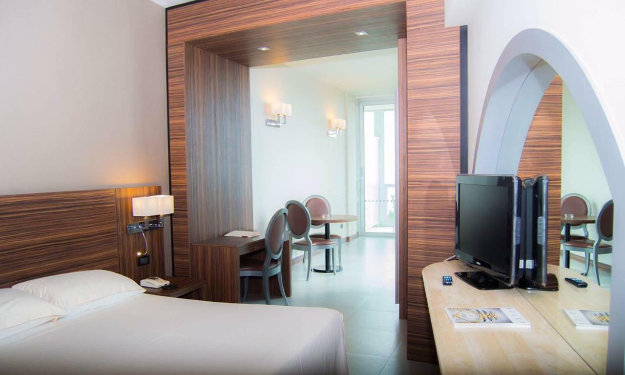 Waldorf Suite Hotel Rimini Esterno foto